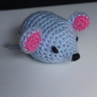 Häkelanleitung Amigurumi "Kleine Maus"! Optional auch als Schlüsselanhänger oder Katzenspielzeug ♥