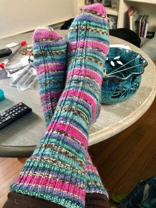Toe-up Simple Cable Socks