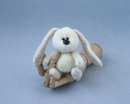 Mini bunny knitting flat