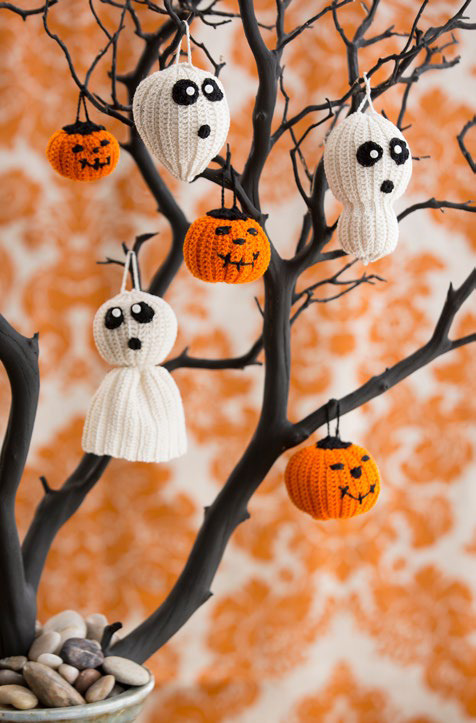 Crochet Halloween Decorations: Crafting Spooktacular Elegance