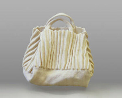Felted Pleated Bag in Lion Brand Fishermen's Wool - L0160AD