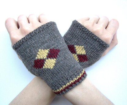 Harlequin House Mitts