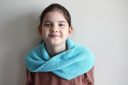 Dove Twist Cowl