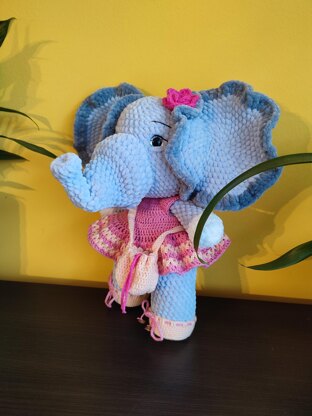 Elephant amigurumi crochet pattern