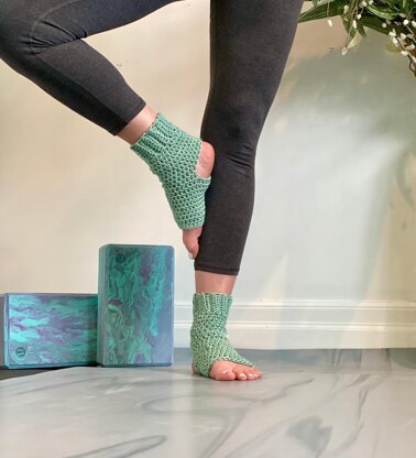 Asana Yoga Socks pattern by Ashley Edmonds