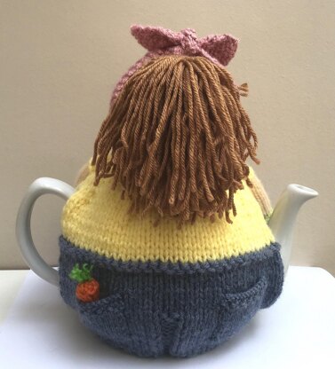 Betty the gardener tea cosy