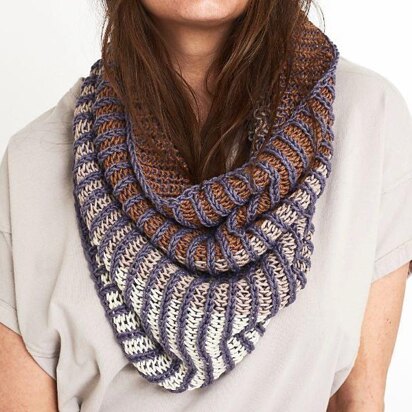 Gradient Ribbed Cowl