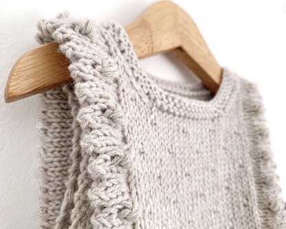 6-8 years – PLUMETI knit vest pattern