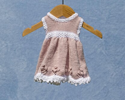 P132 Dolls Dress, Bonnet and Bootees