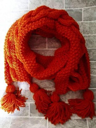 Jumbo scarf with cable detail