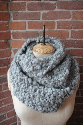 Seed Stitch Cowl in Knit Collage Sister Yarn