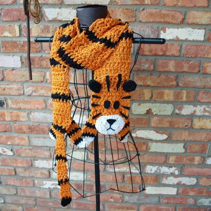 Crochet Tiger Scarf (Inspired by Hobbes)