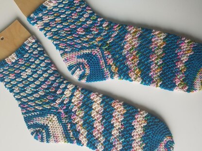 Crashing waves socks