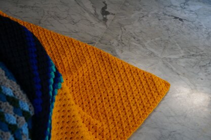Corner to corner blanket
