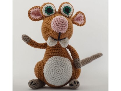 Crochet Pattern for the Rat Hugo!