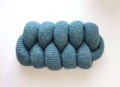 Knot pillow Brina