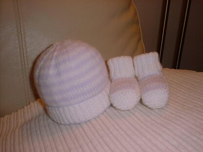 Preemie hat and booties