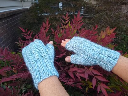 Stratus Fingerless mitts