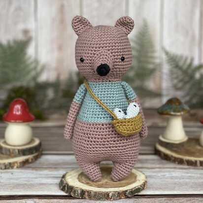 Benjamin the Bear Amigurumi