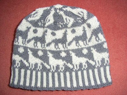 Howling wolves beanie