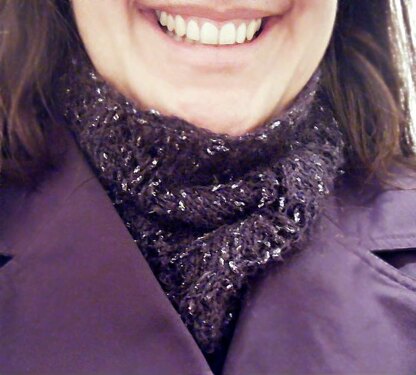 Lacy Cowl Neckwarmer