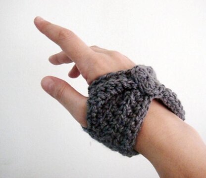 Short Length Fingerless Gloves