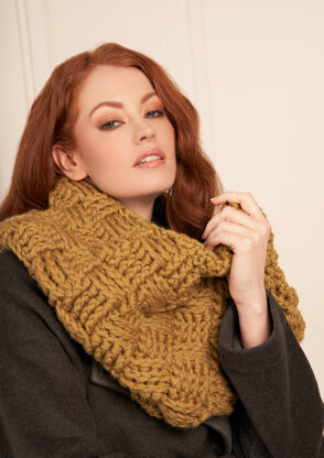 Rowan 12 Muriel Cowl PDF