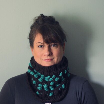 Polka Dot Caplet Cowl Combo