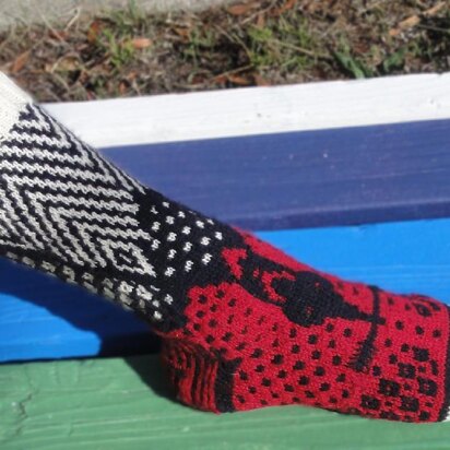 Mockingjay Socks - knitting pattern