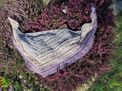 Flat Triangular Scarf "Opora"