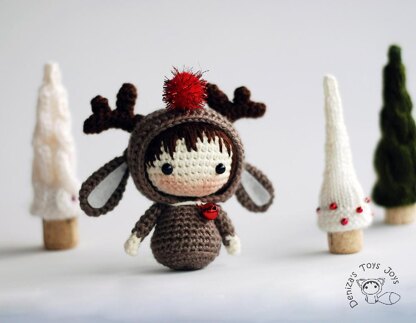 Christmas Deer Doll. Crochet Tanoshi.