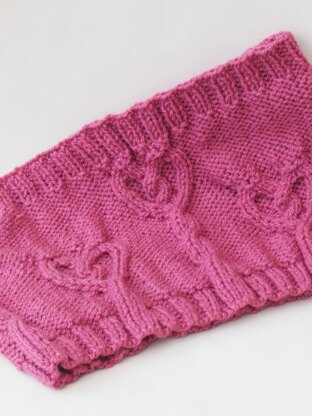 Cabled Twisted Hearts Cowl