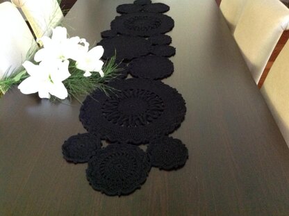 Table Runner N 141