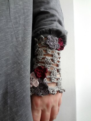 Lace Wrist Warmers