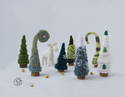 7 Pine Christmas Trees Knitted flat
