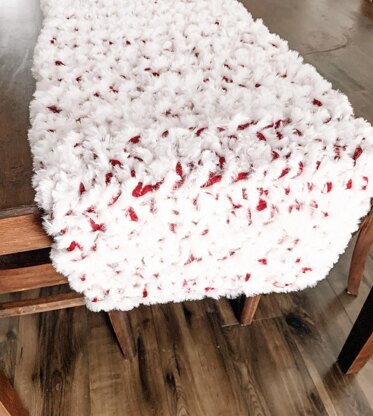 Peppermint Swirl Table Runner