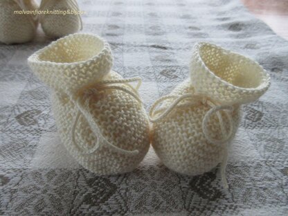 Garter Stitch Booties