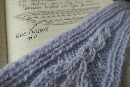 Tiny Leaves Scarf