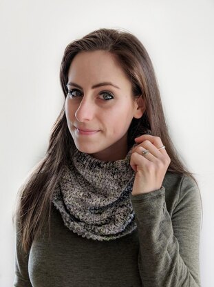 One Skein Wonder Cowl LITE