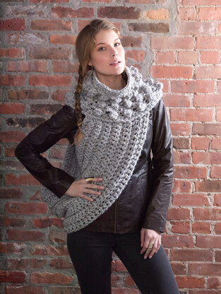 District 12 Cowl Wrap in Lion Brand Wool-Ease Thick & Quick - L30293