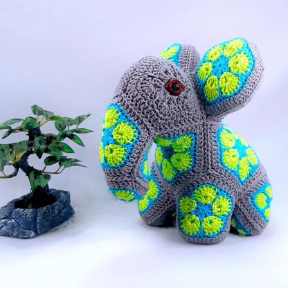 Emil The Baby-Elephant with African Flowers