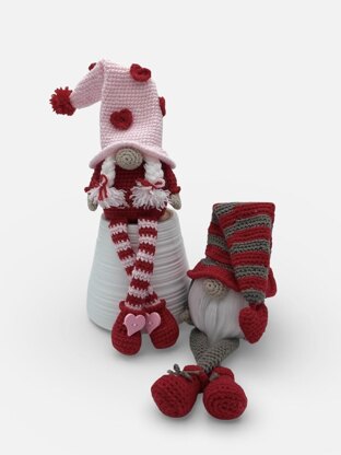 Valentine Gnome with legs