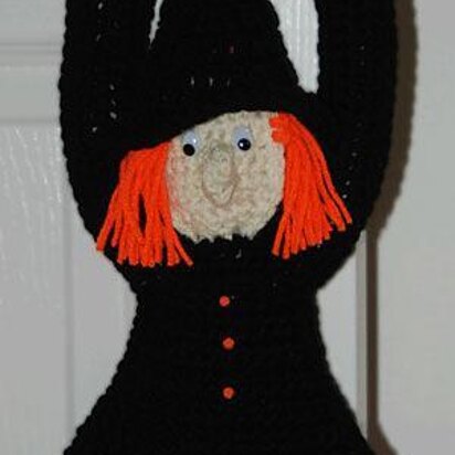 0554 Broom-less Witch Door Hanger 