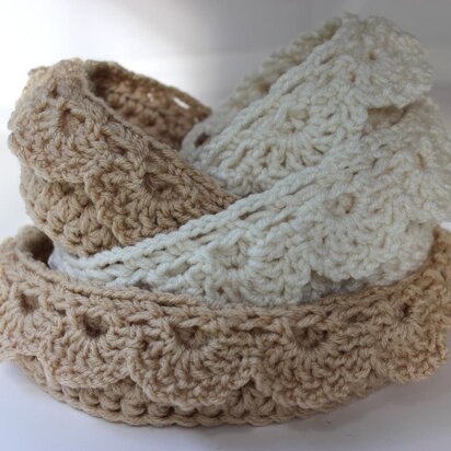 Nesting Bowls with Drop over Lace Edge