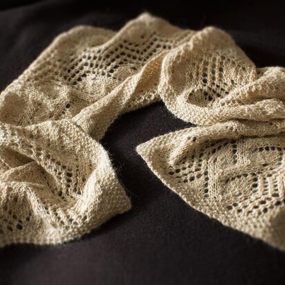 Victorian Leaf and Trellis Scarf