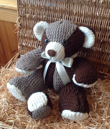 Loomed Teddy Bear