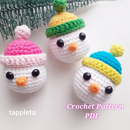 Snowman bauble with beanie hats crochet pattern, Amigurumi snowman ornament, Snowman Christmas tree ornament crochet Xmas nursery decoration