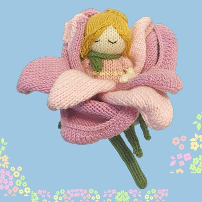 Magnolia in knitting. Amigurumi Knits.