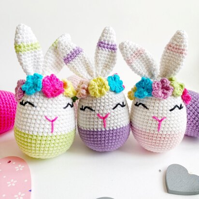 Cute Easter egg bunny
