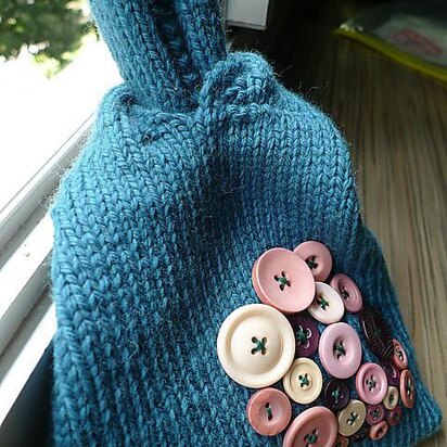 Buttons Ahoy! knot bag - knitting pattern